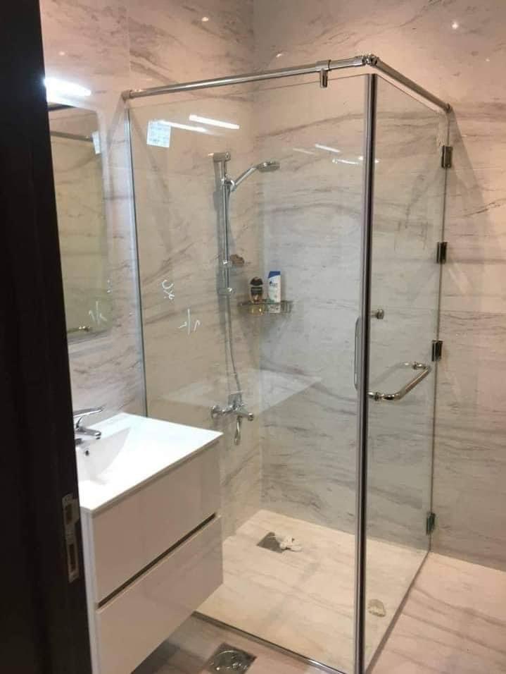 Douche en verre trempé