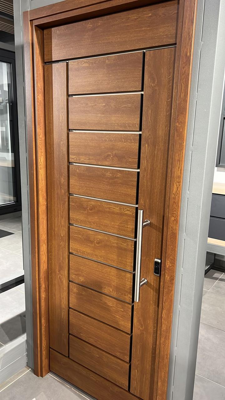 Porte d'entrée en aluminium